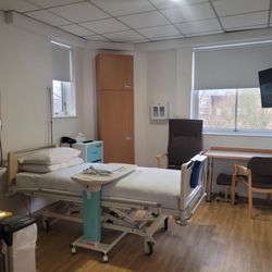 The London Independent Hospital - Private patient bedroom at The London Independent Hospital, London, supporting comfort and recovery.