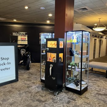 Miller's Smorgasbord - Buffets Near Me - Ronks, Pennsylvania