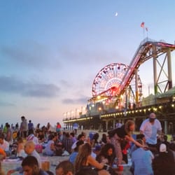 Summer Twilight Concerts at the Santa Monica Pier - Beach picnicking