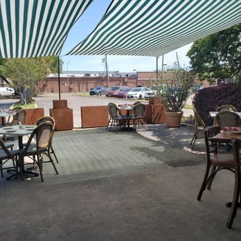 Palazzo's - Outdoor seating - Pizza Near Me - Houston, Texas