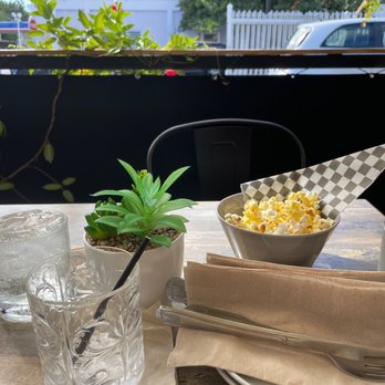 El Rastro - Outdoor seating - Mediterranean Near Me - Ponce, Puerto Rico