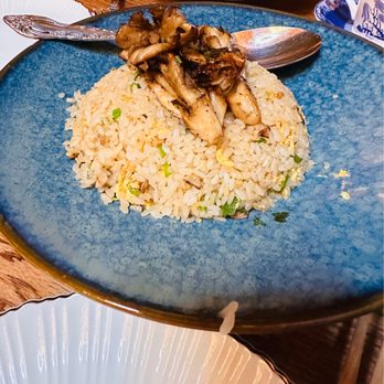 Moli Restaurant - Veggie fried rice with mushrooms - Chinese Near Me - Greenwich, Connecticut