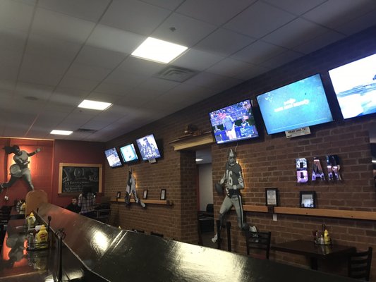 Pop's Bar and Grill by null