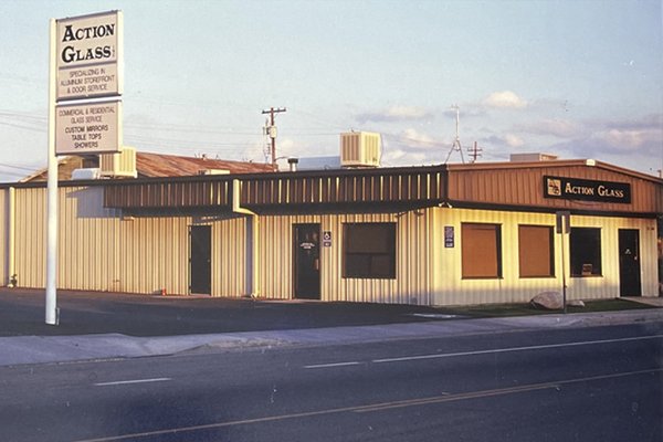 Action Glass, 2300 Q St, Bakersfield, CA 93301, US