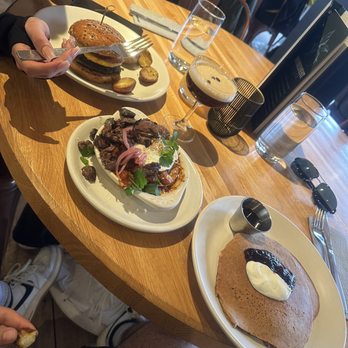 True Food Kitchen - Huevos Rancheros, Breakfast sandwich, pancakes - Vegetarian Near Me - Pasadena, California True Food Kitchen - Huevos Rancheros, Breakfast sandwich, pancakes - Vegetarian Near Me - Pasadena, California