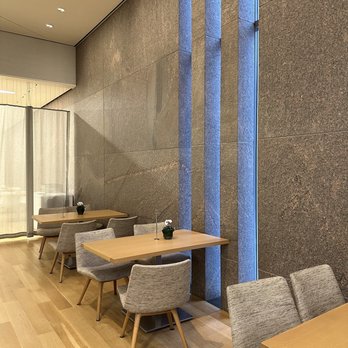 Clark Art Institute - Cafe seating - Museums Near Me - Williamstown, Massachusetts