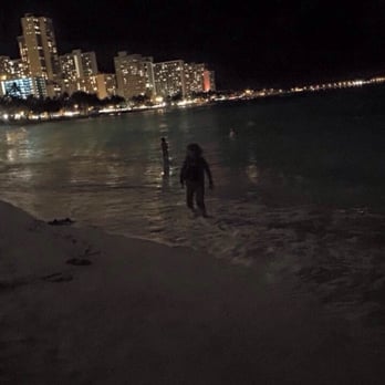 Waikiki Beach - Hotel alley - Beaches Near Me Waikiki Beach - Hotel alley - Beaches Near Me