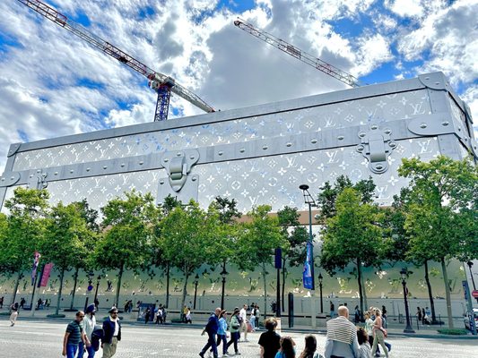 Louis Vuitton by null