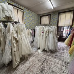 The Green Giraffe - Bridal and Gown Room