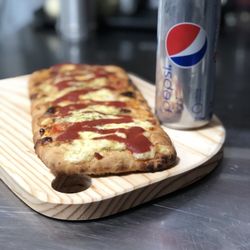Hacs Fs Burger - Pizza de maza tradicional a la piedra.