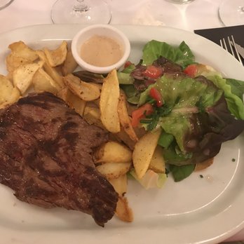 Le Chaudron - Beef with fries and salad - French Near Me - Bordeaux, 33