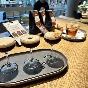 Starbucks Reserve Roastery Chicago - Coffee Roasteries Near Me - Chicago, Illinois