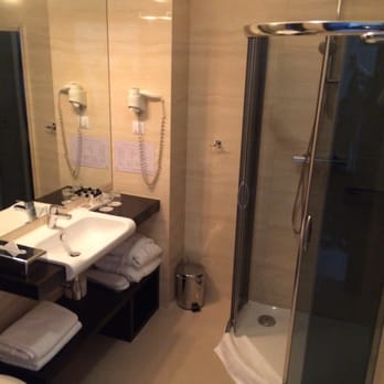 Queen Boutique Hotel - Bathroom - Hotels Near Me - Kraków, Massachusetts