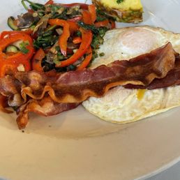 2 eggs, bacon and "grilled" veggies 2 eggs, bacon and "grilled" veggies