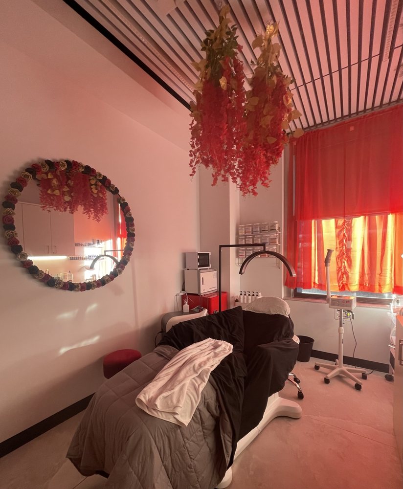 ANIEE’S GLOW HAUS Updated August 2024 Request an Appointment 65 W