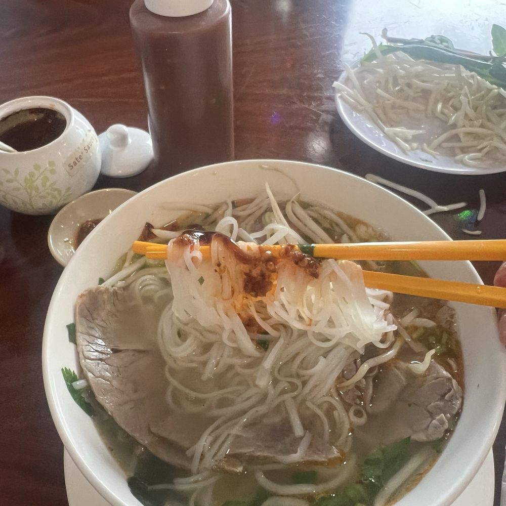 P3. Pho Chin P3. Pho Chin