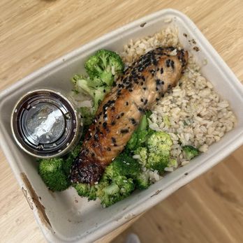 Proper Food - Salmon Teriyaki Hot Plate - American Near Me - New York, New York Proper Food - Salmon Teriyaki Hot Plate - American Near Me - New York, New York