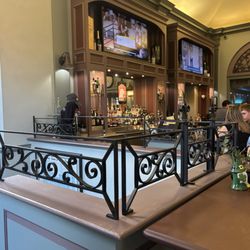 Full bar