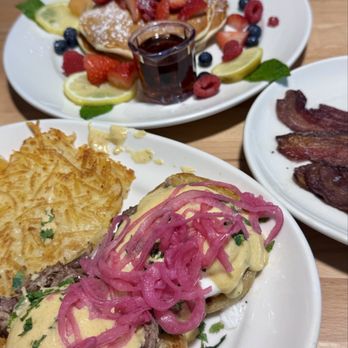 The Egg & Us - Breakfast & Brunch Near Me - Issaquah, Washington