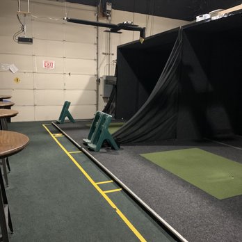 Lucky Lulu's - Golf simulator - Pizza Near Me - Prairie Grove, Illinois