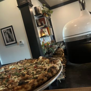 Oliver’s Pizzeria - Mushroom pie - Pizza Near Me - San Rafael, California Oliver’s Pizzeria - Mushroom pie - Pizza Near Me - San Rafael, California
