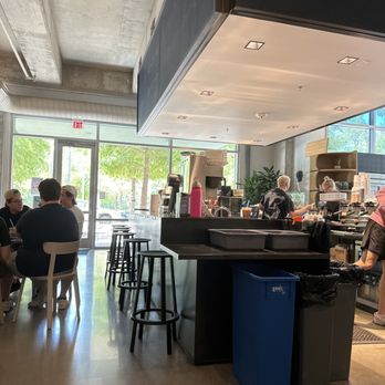 Mañana Coffee - The counter - Coffee & Tea Near Me - Austin, Texas Mañana Coffee - The counter - Coffee & Tea Near Me - Austin, Texas