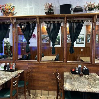 Pho Saigon - Another angle dining area - Vietnamese Near Me - Sacramento, California