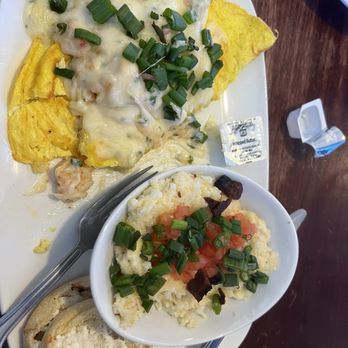 Another Broken Egg Cafe - Bacquezo Omelette with City Grits and an English muffin - Breakfast & Brunch Near Me - Beavercreek, Ohio Another Broken Egg Cafe - Bacquezo Omelette with City Grits and an English muffin - Breakfast & Brunch Near Me - Beavercreek, Ohio