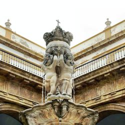 Rectorado - Universidad de Sevilla - Fuente del Patio Principal.