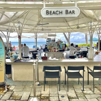 The Beach Bar - Outdoor bar with great views of the beach. - Bars Near Me - Honolulu, Hawaii