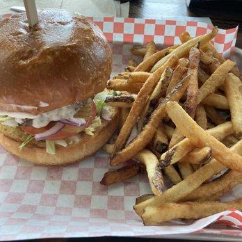 Burger 82 - Cheese burger - Burgers Near Me - Allen, Texas
