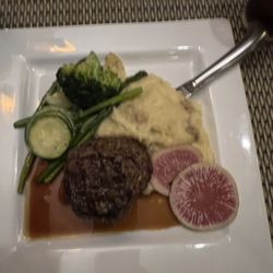 Filet mignon with vegetables and whipped potatoes