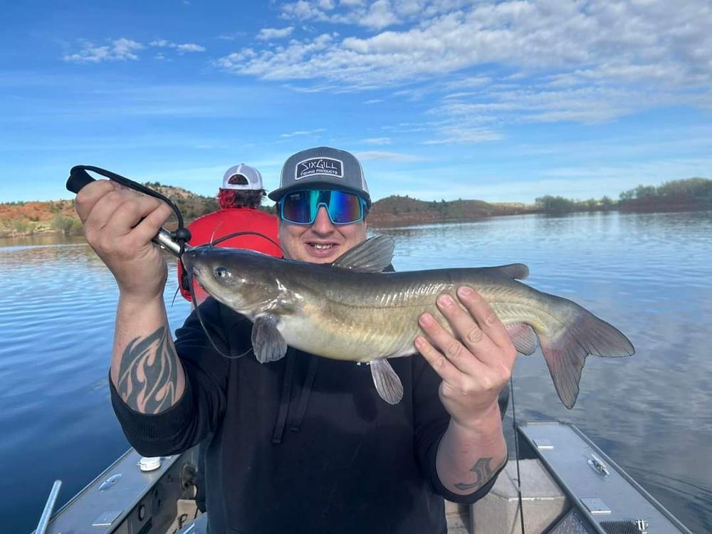 RECYCLED EYEZ WALLEYE GUIDES Updated May 2024 383 Glendo Park Rd