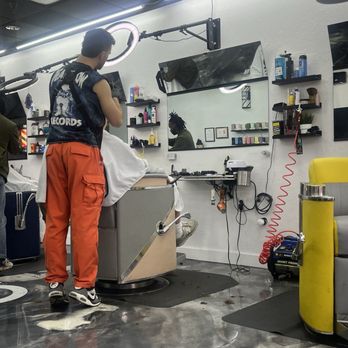 Headquarters Barbershop - Barbers Near Me - Scottsdale, Arizona Headquarters Barbershop - Barbers Near Me - Scottsdale, Arizona