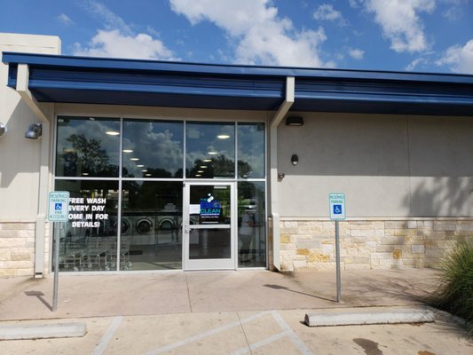 THE BIG CLEAN LAUNDROMAT - ROUND ROCK - Updated August 2024 - 33 Photos