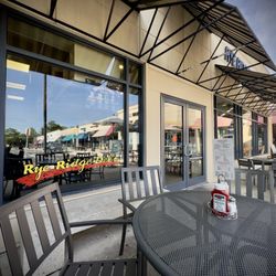Rye Ridge Deli - Outdoor Seating