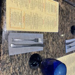 On the Rise Bakery & Bistro - Menu and table setting