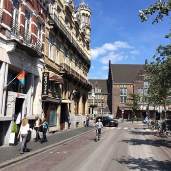 Boulevard - Op steenworp afstand van Station Maastricht Centraal. - Cafes Near Me - Maastricht, LI Boulevard - Op steenworp afstand van Station Maastricht Centraal. - Cafes Near Me - Maastricht, LI