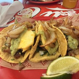 Tacos de trompo y de suadero Tacos de trompo y de suadero