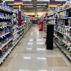 Hannaford Supermarket - Hannaford Wynantskill NY. Clean and well kept.