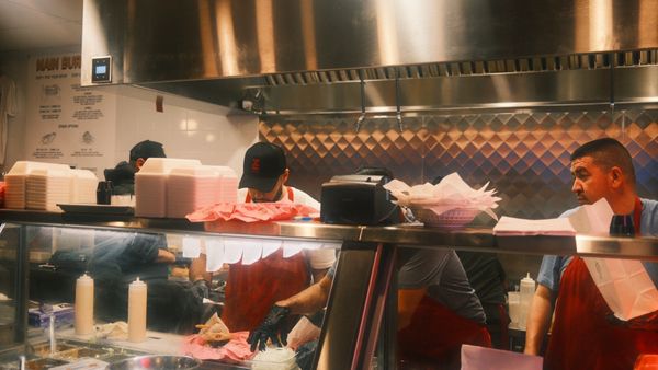 Main Burger by null