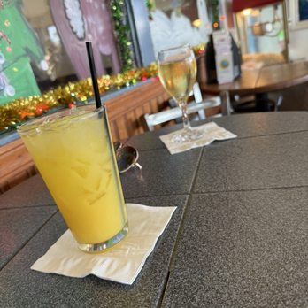 The Boathouse Bar & Stowaway Grill - Double screwdriver tap and Chardonnay - Bars Near Me - Nice, California The Boathouse Bar & Stowaway Grill - Double screwdriver tap and Chardonnay - Bars Near Me - Nice, California