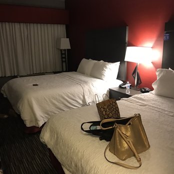 Hampton Inn & Suites Temecula - Hotels Near Me - Temecula, California