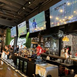 Homefield - Plenty of tvs on both sides of the bar