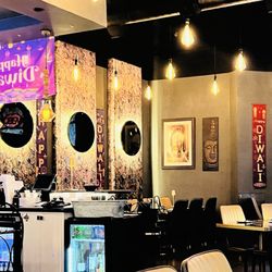 Delhi6 Indian Kitchen & Bar - Restaurant Decor