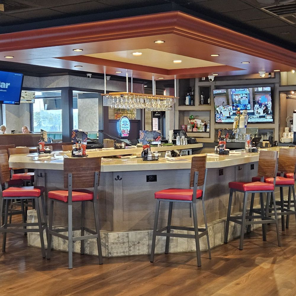 Applebee's Grill + Bar - Bar area - American Near Me - San Antonio, Texas Applebee's Grill + Bar - Bar area - American Near Me - San Antonio, Texas