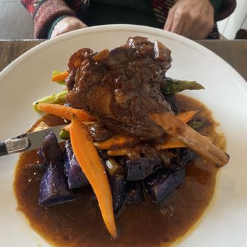 B2 Bistro + Bar - Lamb shank 10/10 - Cocktail Bars Near Me - West Reading, Pennsylvania
