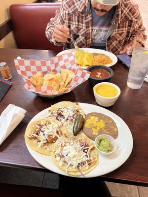 Locos restaurant and Bar