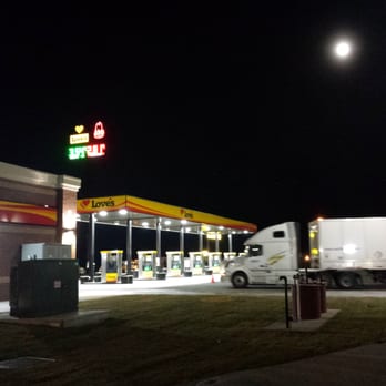 Love's Travel Stop - Diesel Islands on truck side - Gas Stations Near Me - Salina, Utah