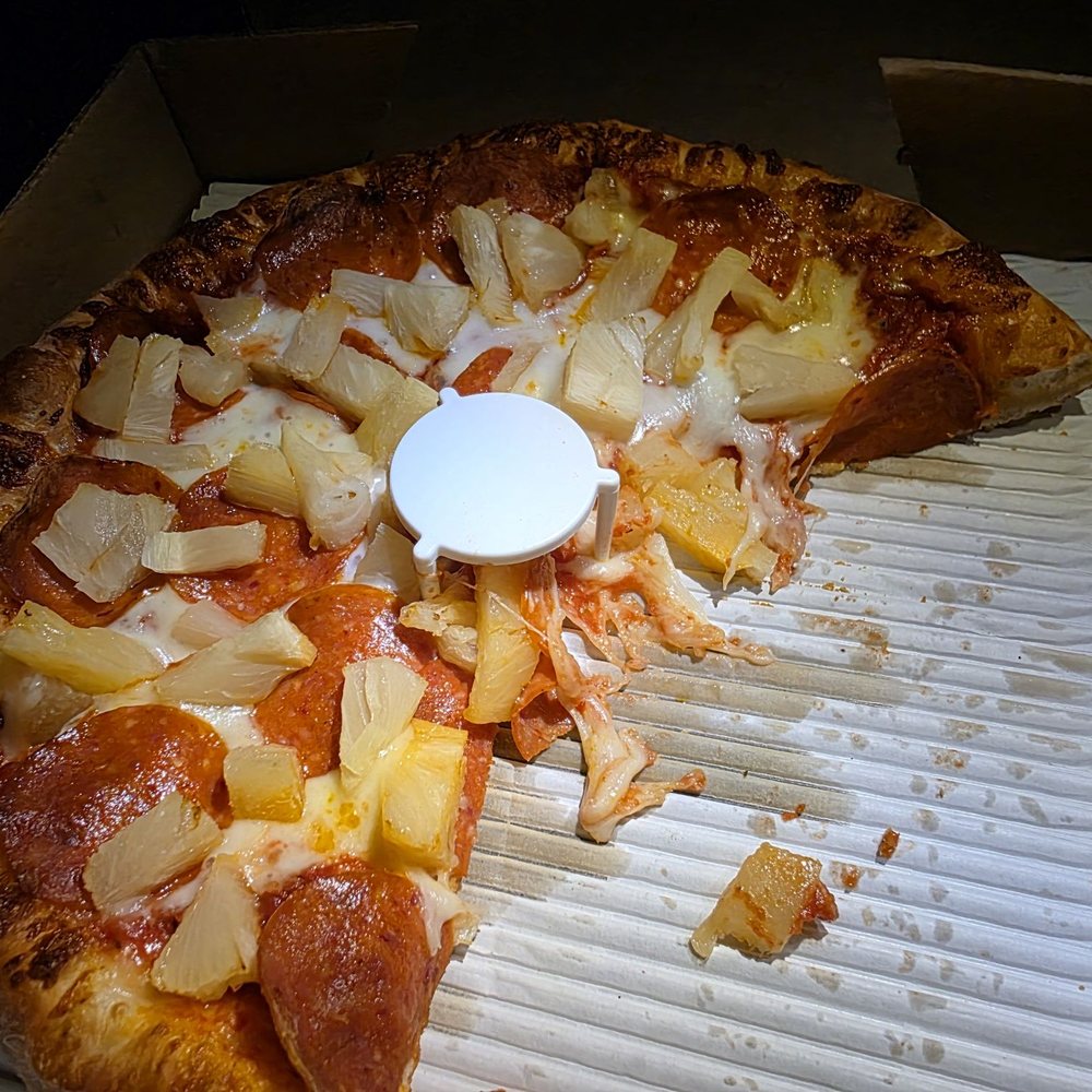 Fullerton Pizza - Small pepperoni and pineapple - Pizza Near Me - Fullerton, California Fullerton Pizza - Small pepperoni and pineapple - Pizza Near Me - Fullerton, California
